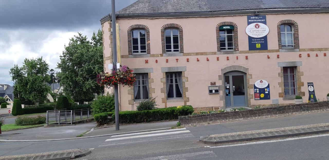 Logis Hotel Le Grand Cerf Ernée Exterior foto