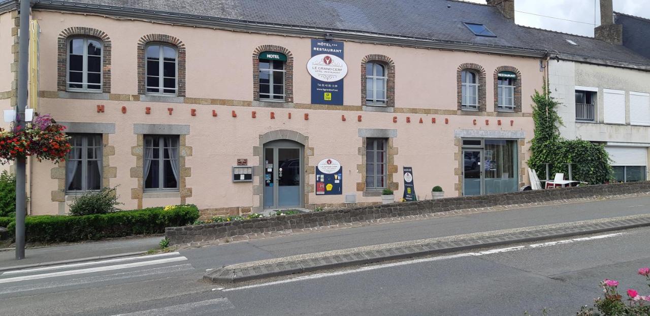 Logis Hotel Le Grand Cerf Ernée Exterior foto